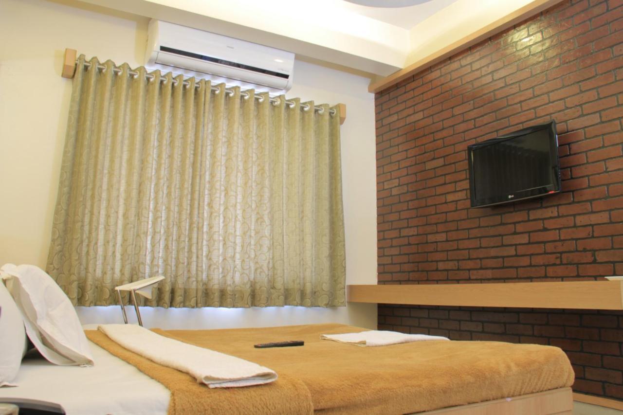 Hotel Sai Gurusthan Shirdi Luaran gambar