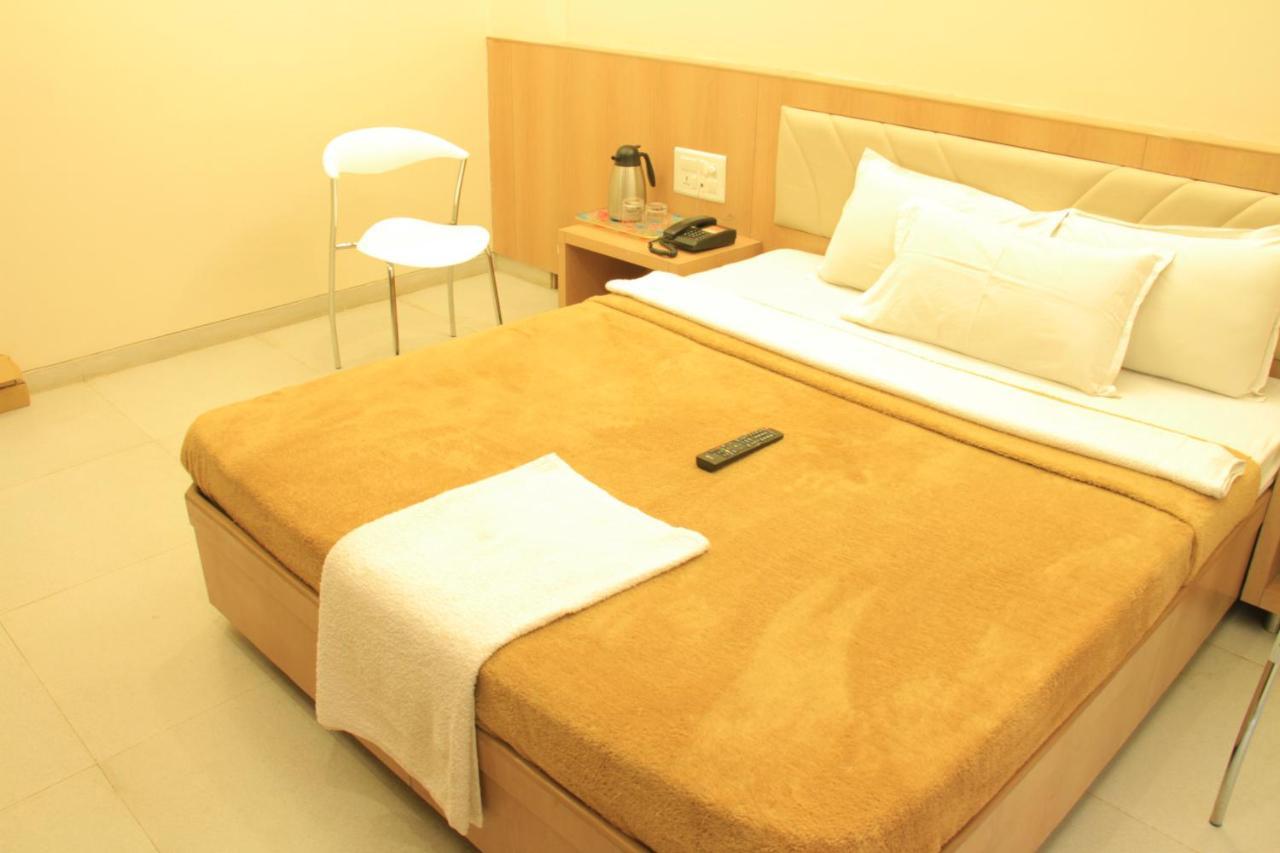 Hotel Sai Gurusthan Shirdi Luaran gambar
