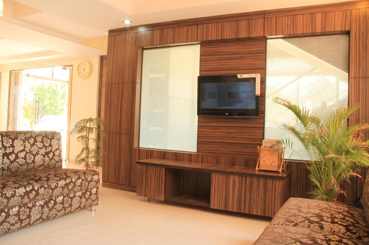 Hotel Sai Gurusthan Shirdi Luaran gambar