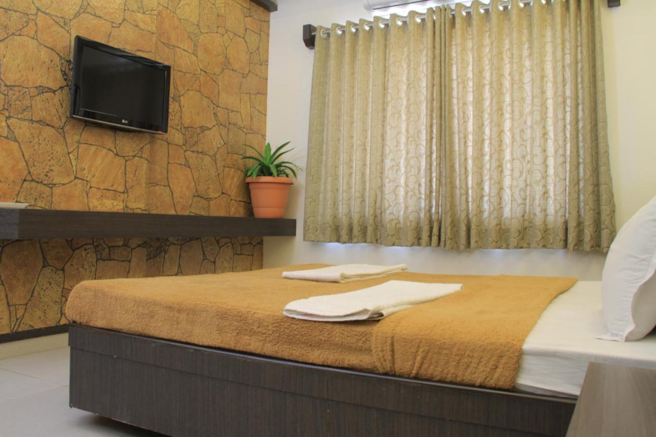 Hotel Sai Gurusthan Shirdi Luaran gambar