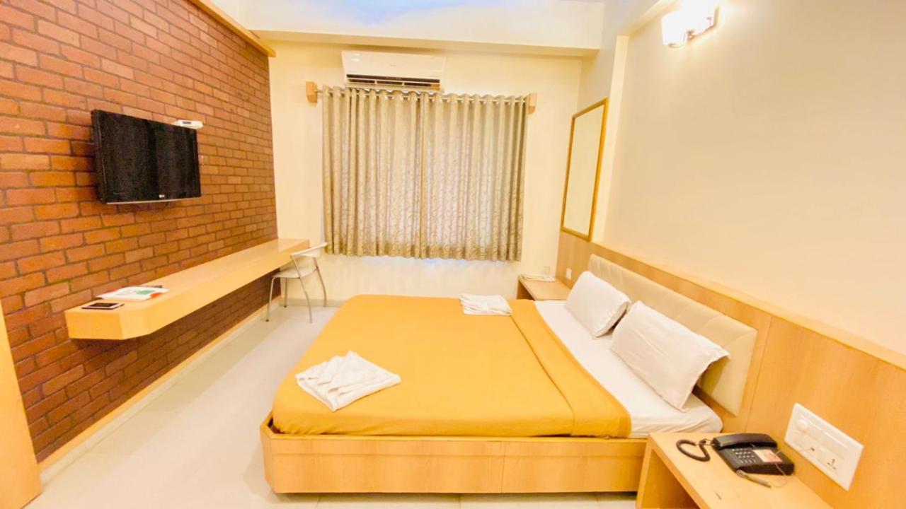Hotel Sai Gurusthan Shirdi Luaran gambar