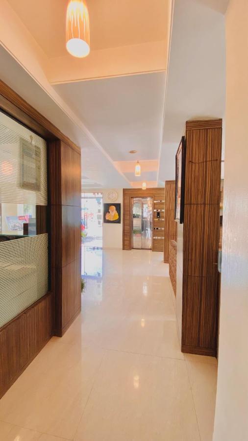 Hotel Sai Gurusthan Shirdi Luaran gambar